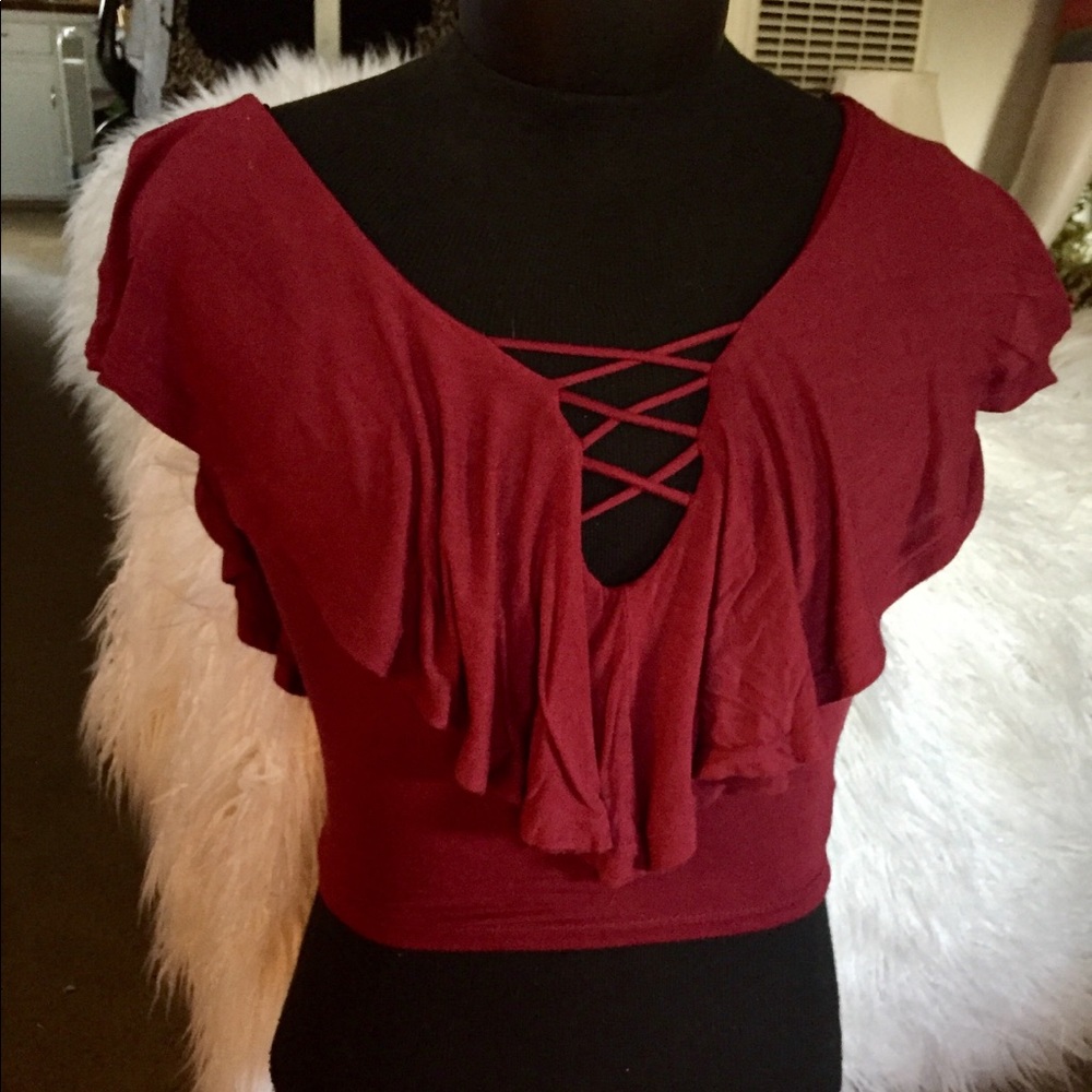 Burgundy crop top💋